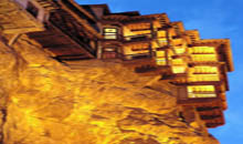 angulo casas colgadas